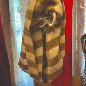 Infiniti Scarf | Gold glitter & White Stripes! | Great Condition